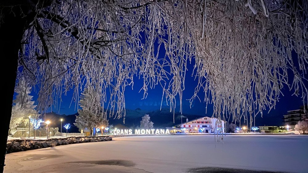 Grenon-crans-montana-lac-hiver-nuit